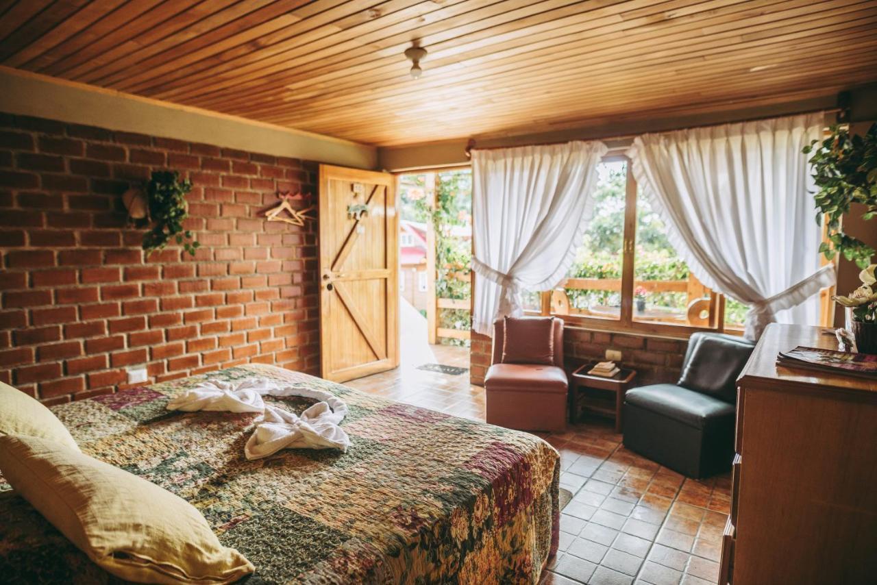Posada Edelweiss Oxapampa Bagian luar foto